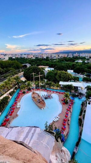 Venha curtir seu feriadão de ano novo aqui Águas Correntes Park!  ☀️🤽🏻🏊🏻‍♂️⛱ . ✓Aberto nos dias : 01, 02 e 03/01/2021 . Estamos  funcionando de Quinta a, By Aguas Correntes Park