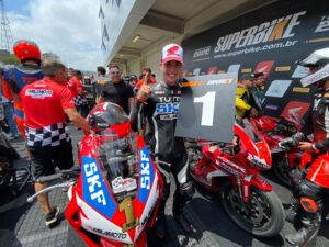 10 poles e 10 vitórias: João Carneiro termina o campeonato 2022 invicto (Foto: SuperBike Brasil) 