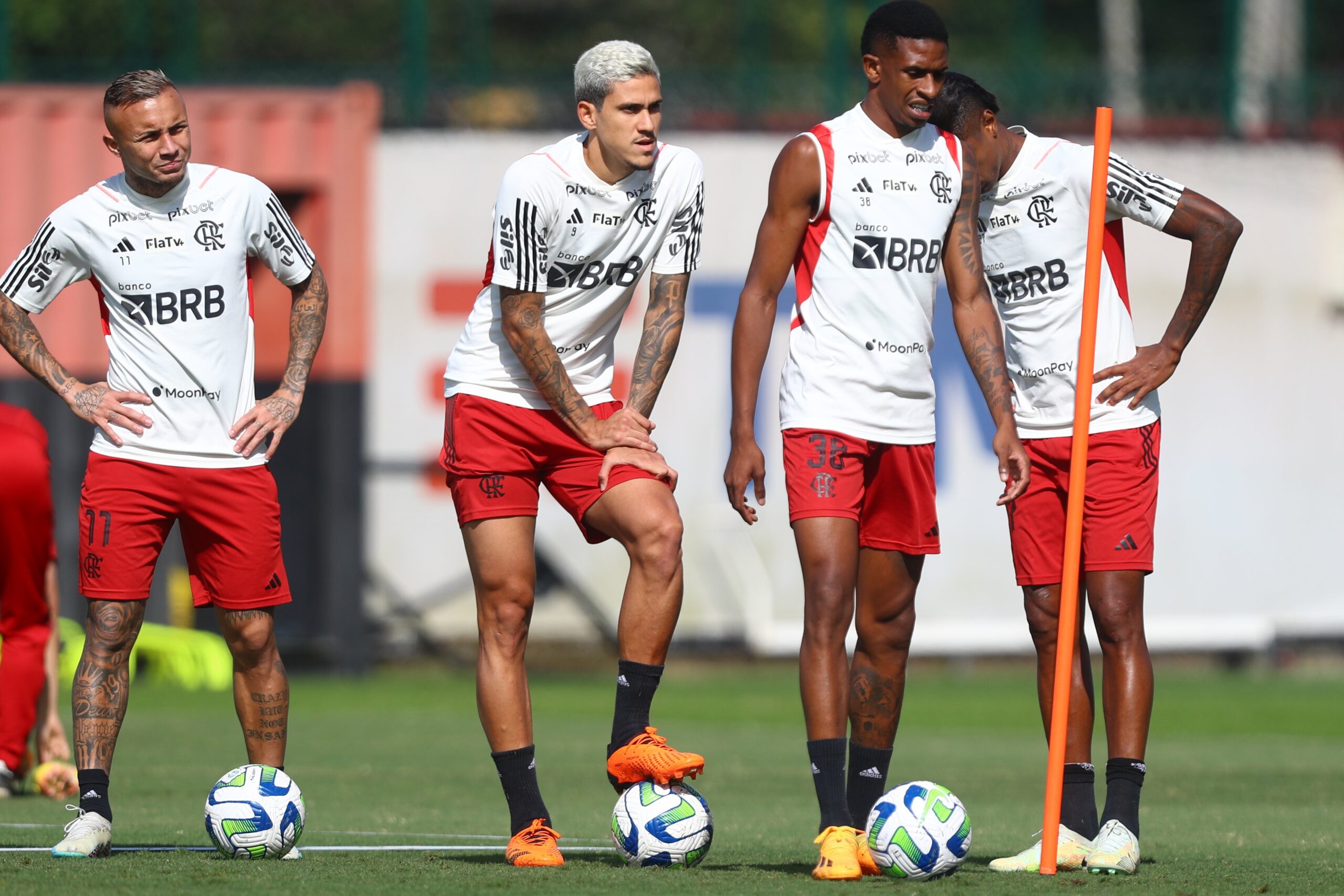 Flamengo recebe Athletico-PR em 1º jogo das quartas da Copa do