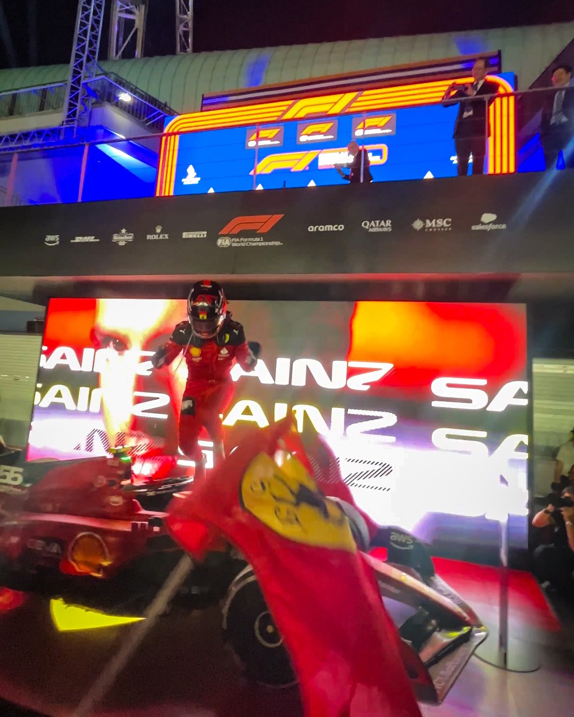 Carlos Sainz Brilha em Singapura e conquista 2ª vitória na Carreira