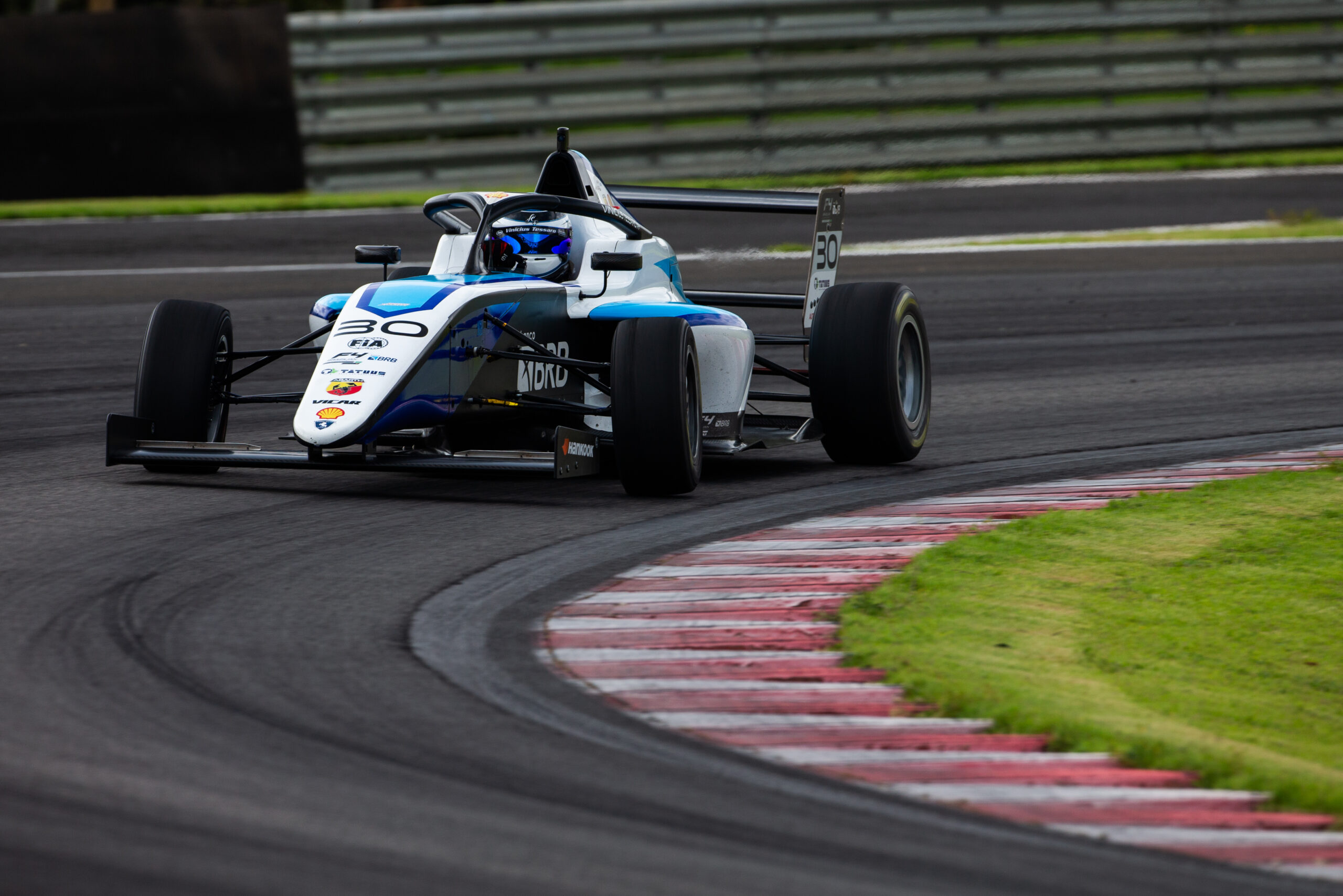Vinicius Tessaro lidera sexta-feira de testes coletivos da BRB Fórmula 4 Brasil no Velocitta