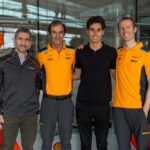 Gabriel, Emanuelle Pirro com profissionais da McLares (McLaren Racing | Divulgação)