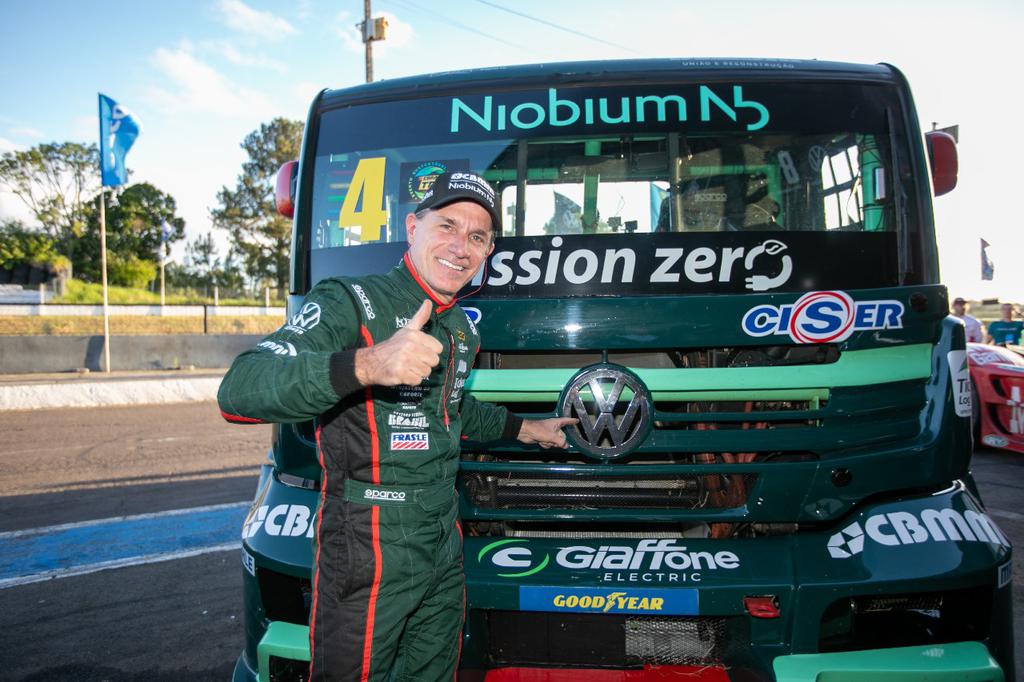 Felipe Giaffone conquista pole position para o sábado de corridas da Copa Truck em Tarumã