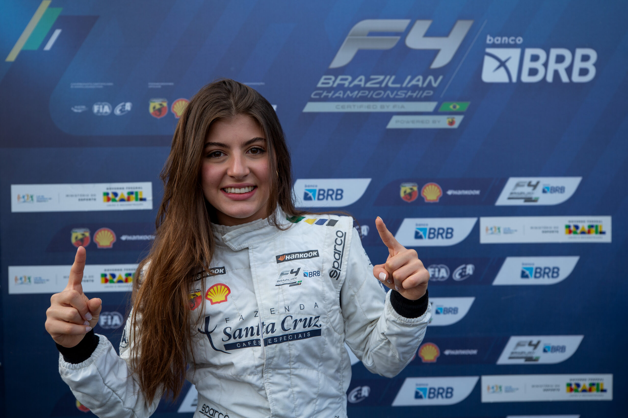 Cecília Rabelo é a primeira mulher a cravar uma pole position no BRB Fórmula 4 Brasil, na etapa preliminar do GP São Paulo
