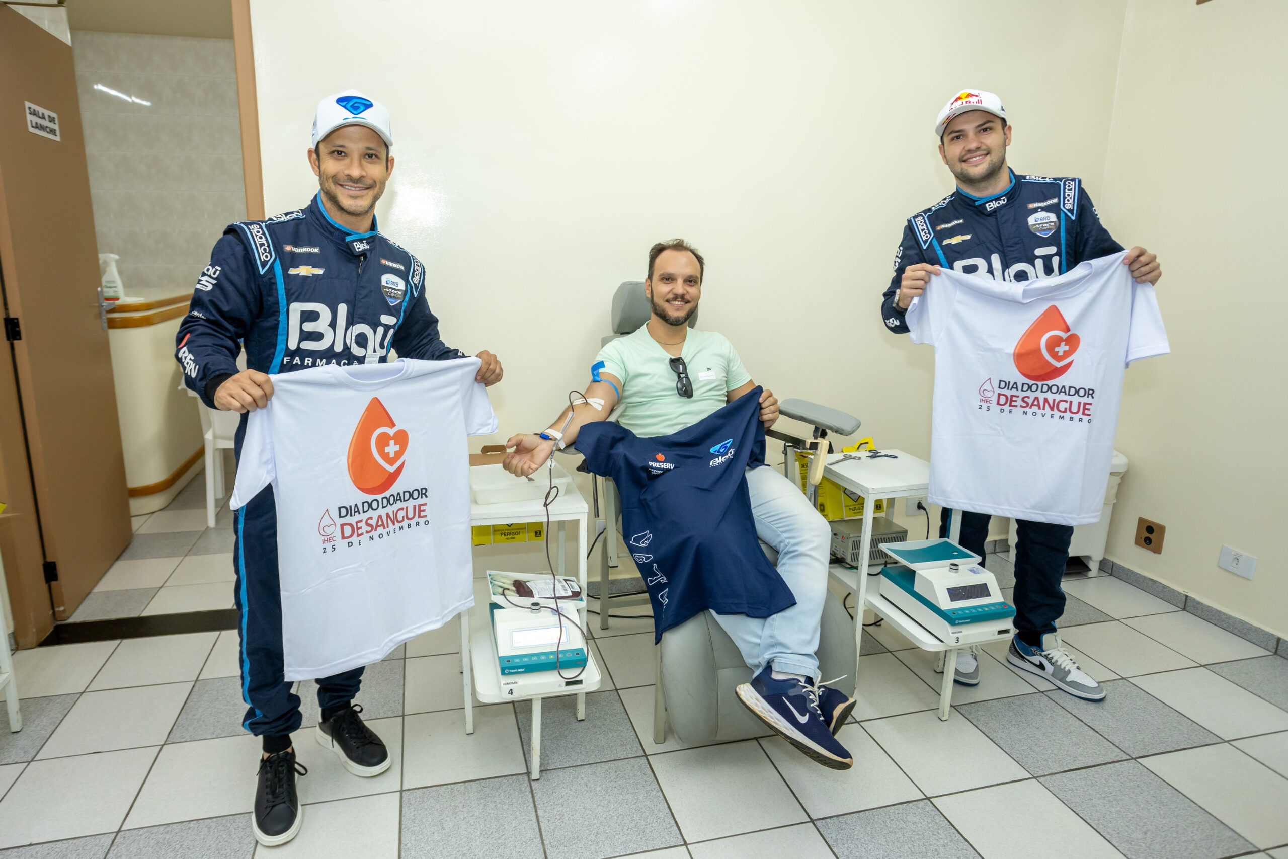 Pilotos da Blau Motorsport promovem campanha de doação de sangue em Cascavel