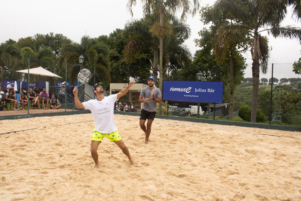 Julius Baer promove torneio de beach tennis com a presença de Lucas di Grassi