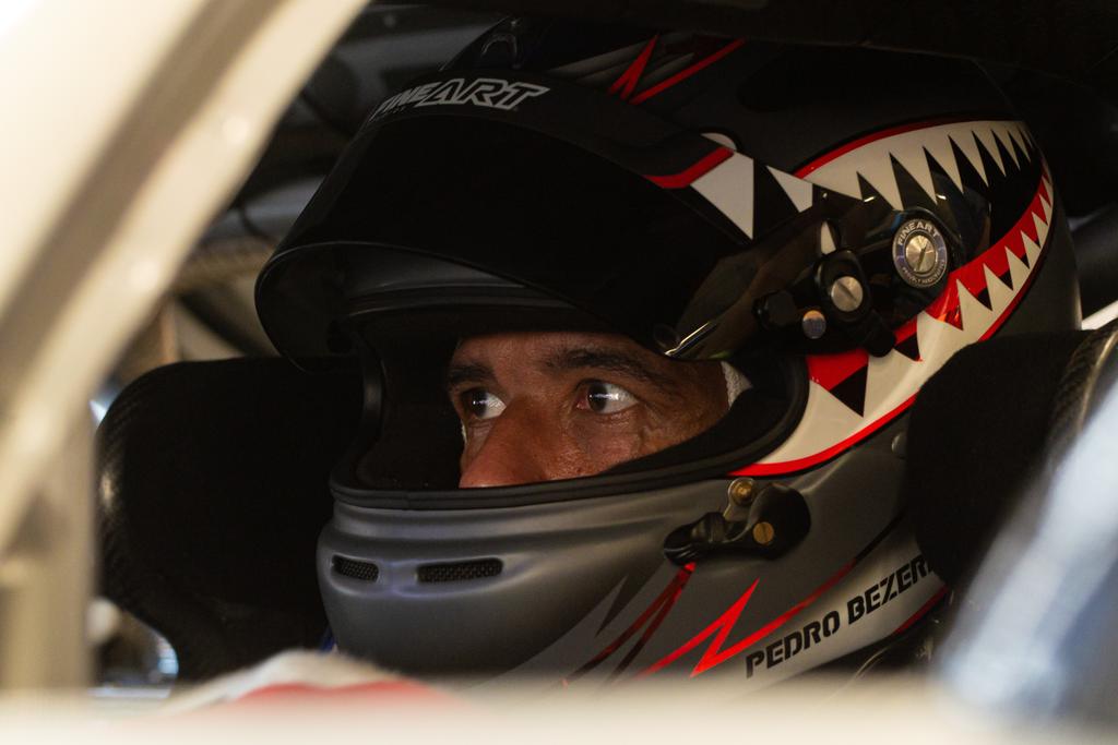 Pedro Bezerra tem final de semana de corridas limpas na GT4