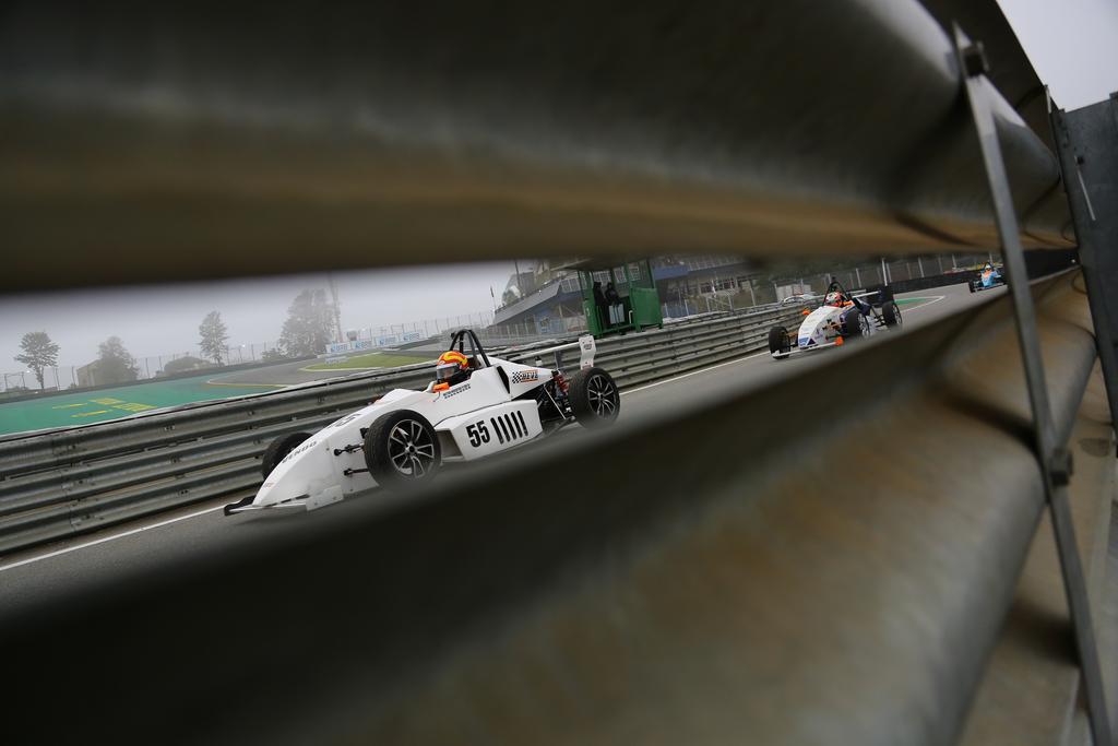 Fórmula eVolution: Nogueira supera a neblina e vence em Interlagos