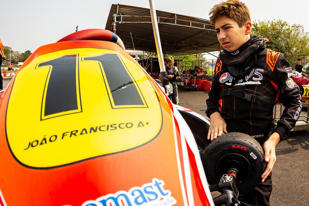 João Francisco acelera no Open do Brasileiro e Circuito Paulista de Kart em Birigui