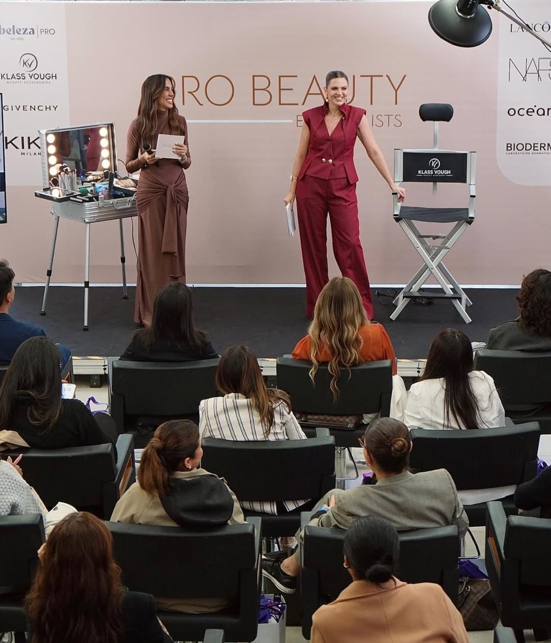 Ma Mattar e Deia Sol no PRO Beauty Specialists (Divulgação/ROM Concept)