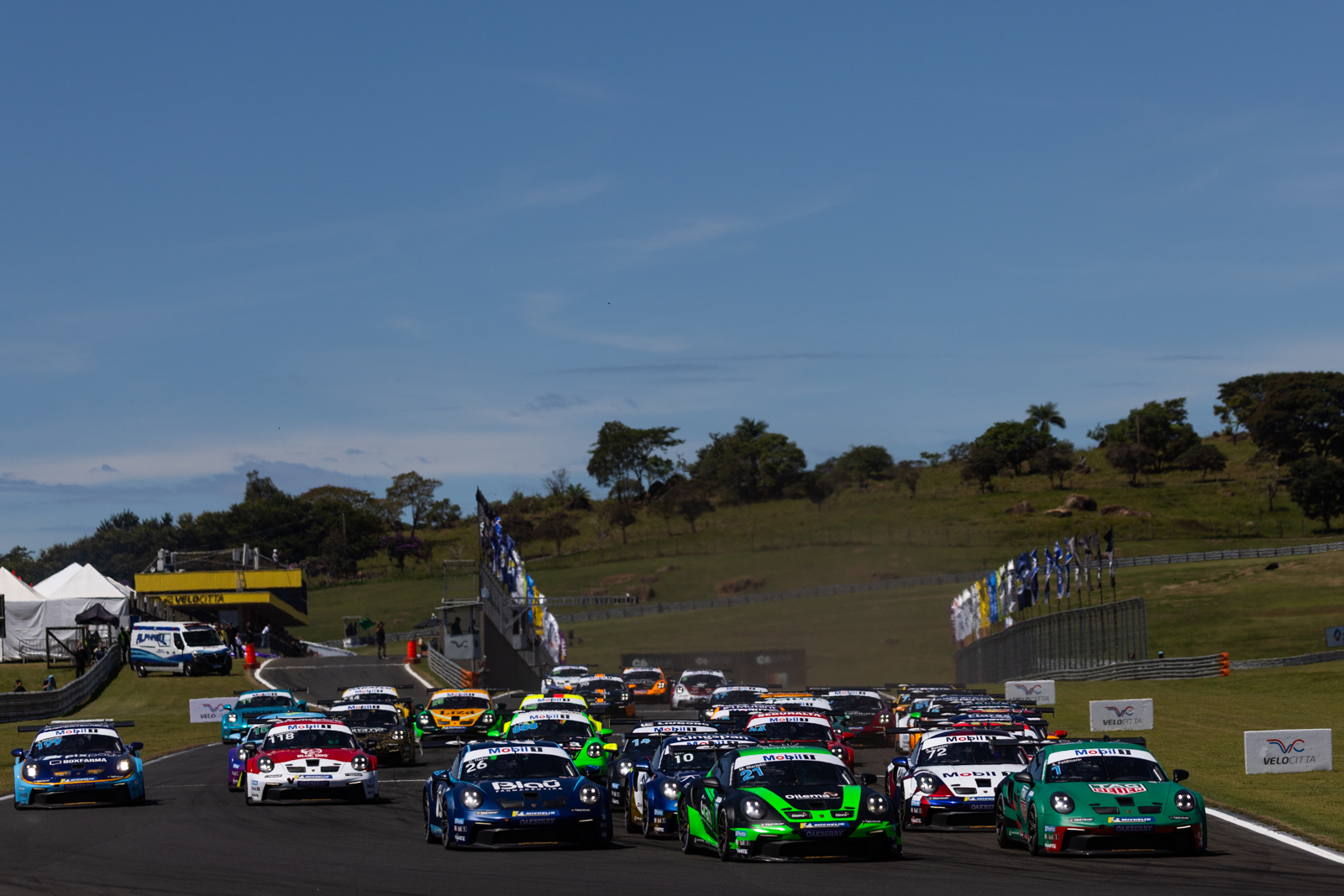 Porsche Cup C6 Bank vai ultrapassar a marca de 70 corridas no exterior com etapa no Algarve