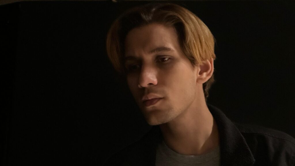 Leonardo Sidney faz papel fortemente dramático na sua estreia nos EUA.