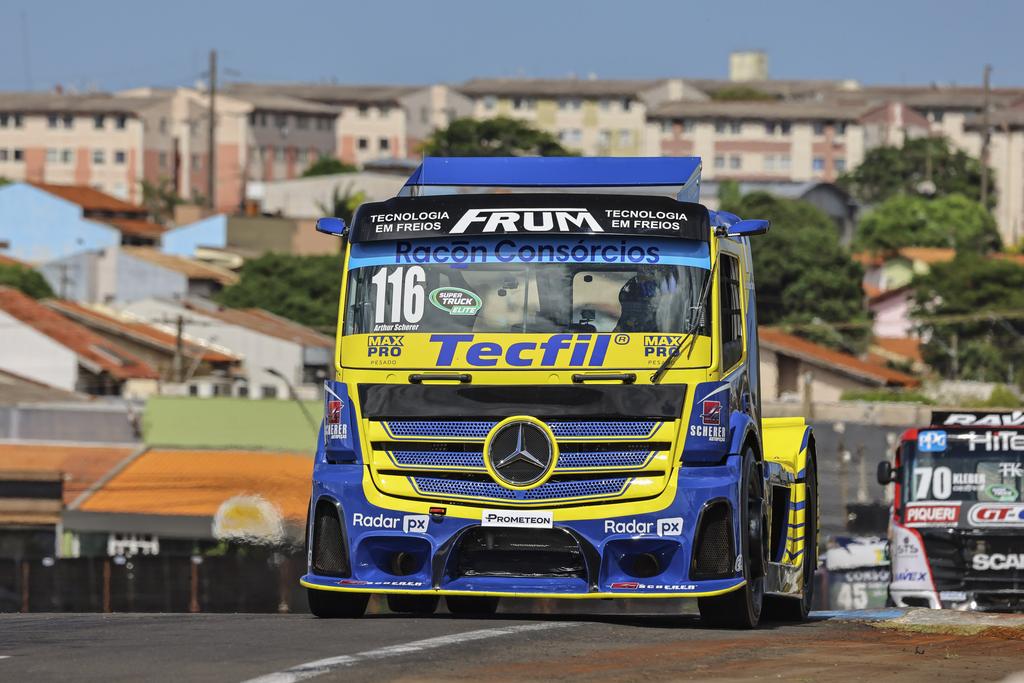 Arthur Scherer disputa título da Copa Truck em Interlagos em seu ano de estreia