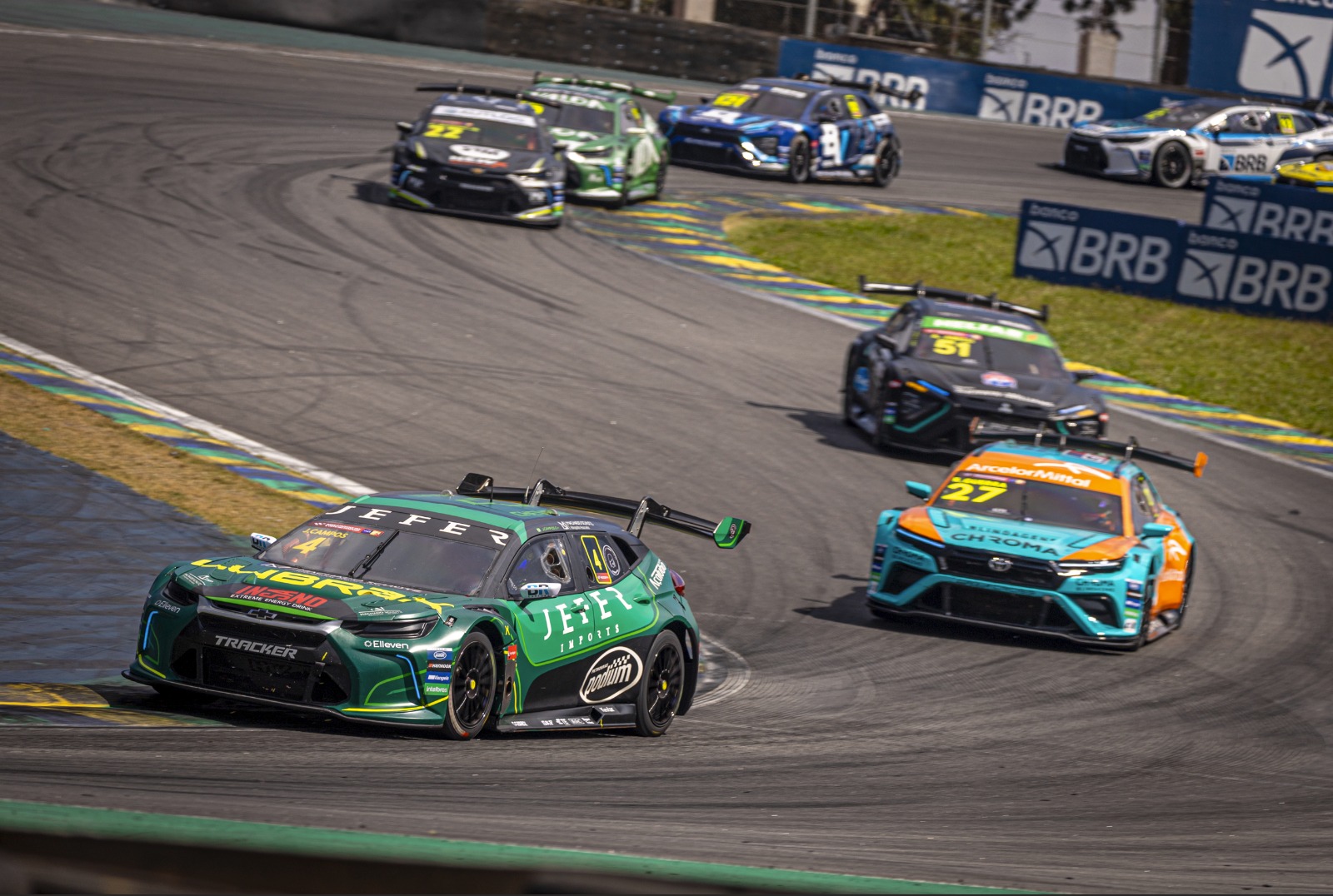 Julio Campos escala 13 posições e coloca Time Lubrax TMG no top-10 em Interlagos