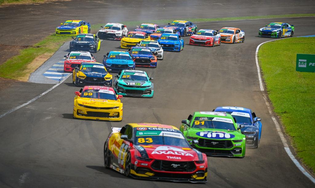 NASCAR Brasil: Thiago Camilo faz melhor tempo no primeiro treino livre do Velocitta