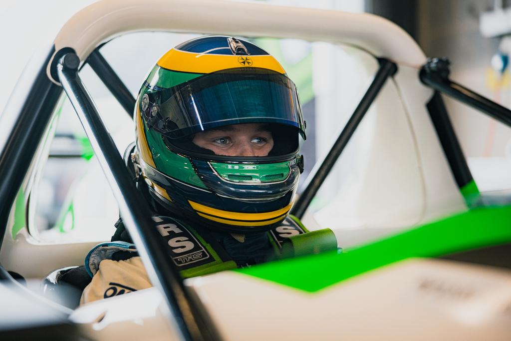Pedro Oliveira busca manter a liderança da Classe B na metade da temporada do Radical Cup Challenge UK em Anglesey