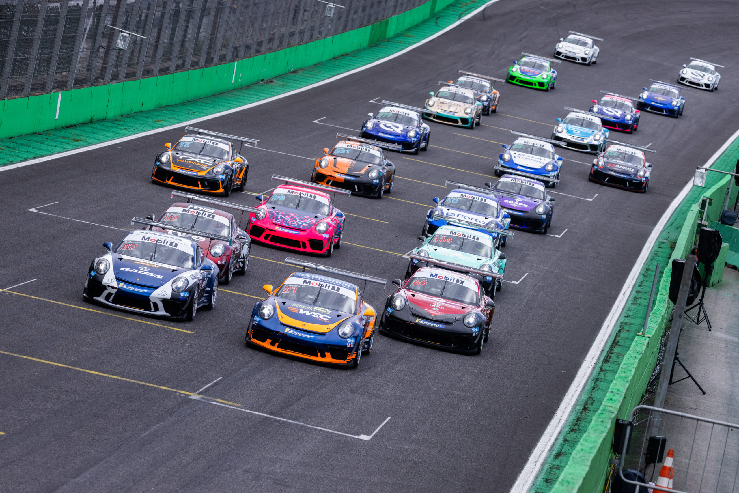 Porsche C6 Bank Sprint Challenge Brasil tem 21 inscritos para a etapa do Algarve