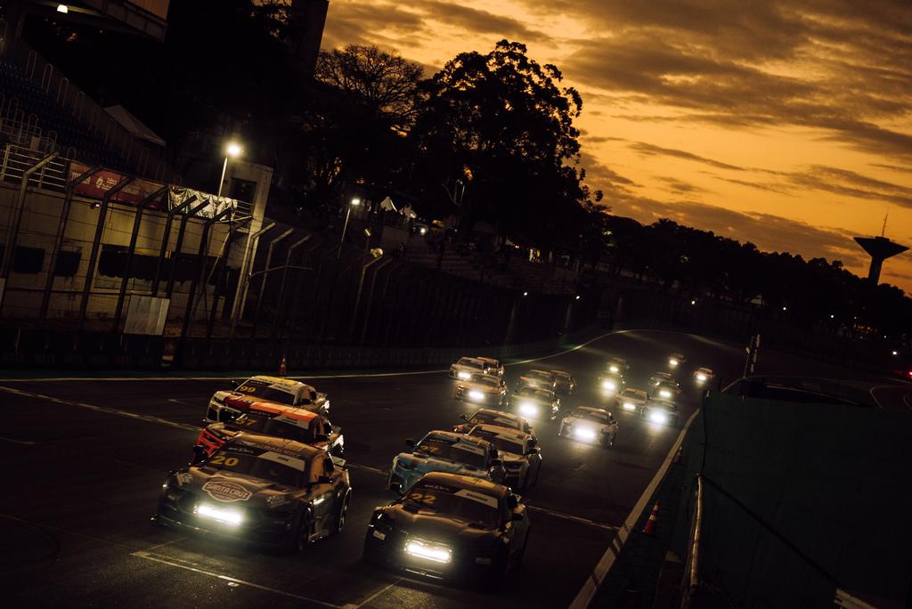 NASCAR Brasil terá Night Challenge em 1h10 de duração no anel externo de Cuiabá