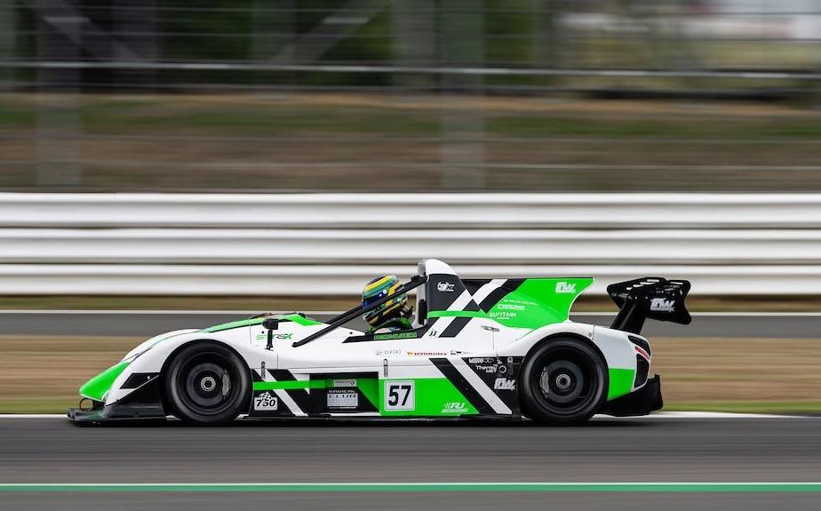 Com novo patrocinador, Pedro Oliveira busca título antecipado do Radical Challenge UK em Silverstone
